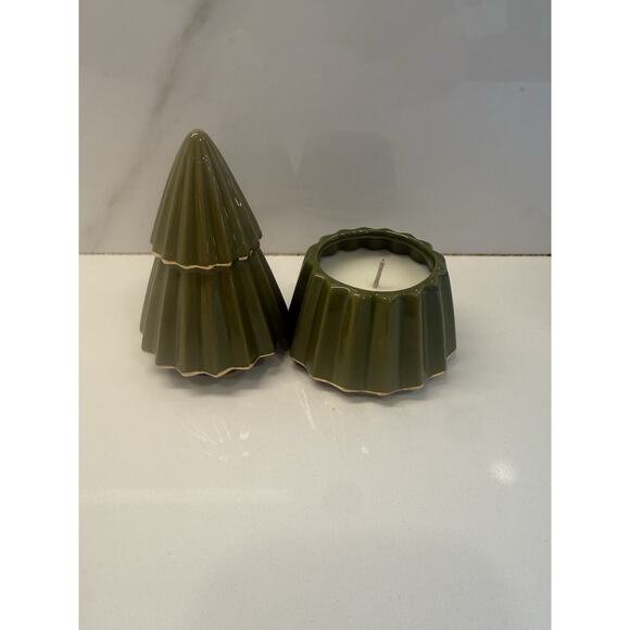 Illume Tried and True Decorative Soy Candle - Fresh Balsam Scent - Picture 4 of 5